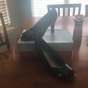 New Life Stride peep toe